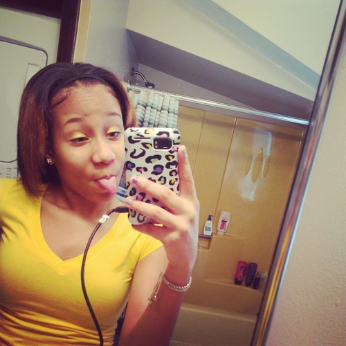 lovespell2295's profile picture. Dopest female ik...5'5 Bad asf, Strong, and a whole lot of attitude to complete me. Juz that girl :)