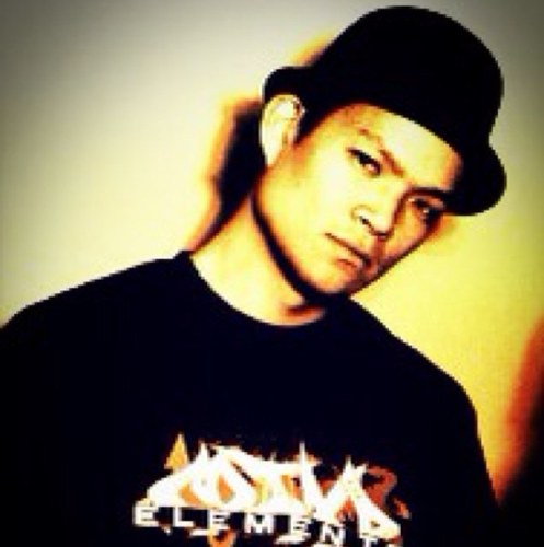 Hi! I am a dancer, I especially love to pop! I am a member of Mix'd Elements. My gf, Isa-chan is a cute and sexy gal! Thanks for stopping by!