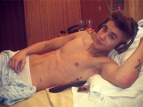 @carlyraejepsen  followed me...@justinbieber Sign me♥#Believeacoustic best album ever.I write songs,I sing and I love acting.I'll upload vids on youtub in April