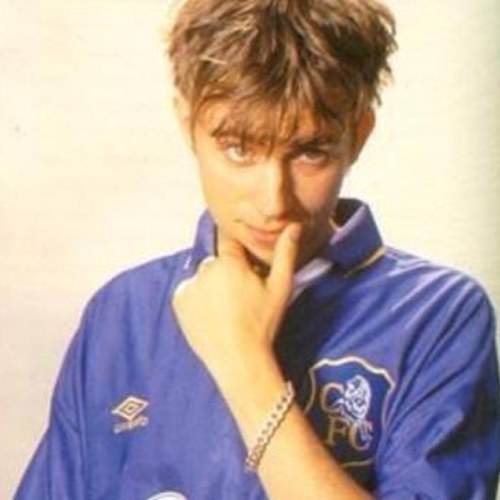Scottish lover of excellent music, booze and Chelsea Football Club.