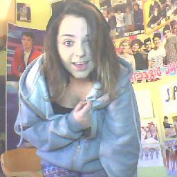 Hesmine__'s profile picture. Hi! I'm Italian Directioner and cheerios..And I do not know why I'm writing in English @NiallOfficial.. I love you..I love you, but for you, I don't exist :( xx