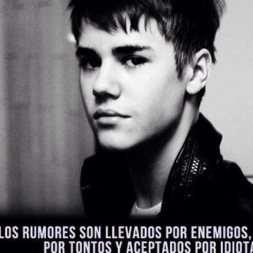 Deja que tus sueños sean más grandes que tus miedos y tus acciones sean más fuertes que tus palabras.