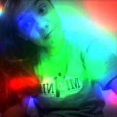 Alegre, Gêminiana, Ousada, Aciiima de tudo feliiiz ! ;* .