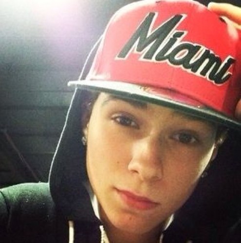 thatcoolkidNoel's profile picture. I have 2 sibblings a sister and a brother, college kid i go to unlv single im 18