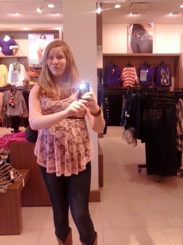 courtny_luvs_ya's profile picture. i may not look like the kinda girl who likes asking Alexandria but listen to me i love them shut your mouth and dont judge