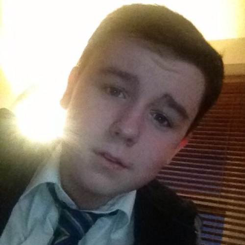 jordandeee98's profile picture. Ask for a follow back :)