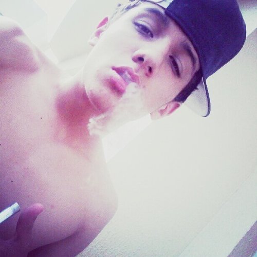 [PJ's] Que a felicidade vire rotina. http://t.co/5dj8qmImeJ