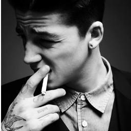 Namorado Da @Nick_3fs
*-----* Tumblr ;3 ~ http://t.co/pUM3woCHX1