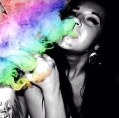 Brunettes, blunts, blazeddd bitchez ✌