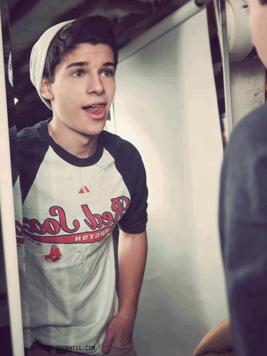 ben_Dboy's profile picture. mi nombre es Miguel , soy un #DirectionerBoy , me casaré con una D-girl jajaja tengo 17 años y no puedo definir mi vida en este cuadrito xD