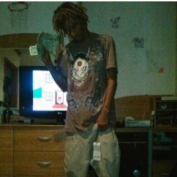im 6'3 love 2 smoke and drink party im 4rm up north but in atl im a freak and just love 2 relax strees free