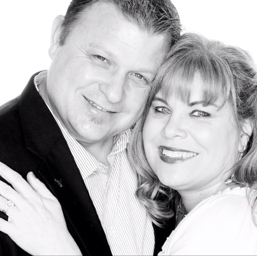 I'm a Risk taking, God-chasing, Life speaking, Wife-loving Daddy, that Loves Leadership and a Warrior's heart... Go Big or Stay in Bed!
