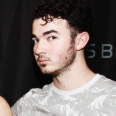 soskevinj's profile picture. sou a rainha soberana de todo o universo. 08/27/2010