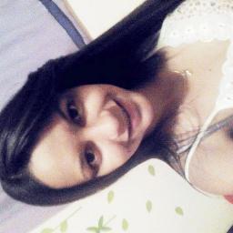 Só Deus sabe o que realmente existe por trás de cada sorriso meu .