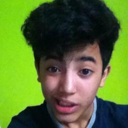 Salut, jsui Filou un mec bi ,souvent gentille♥ #BoyDirectioner, #BoyBelieber & #PROUD!! http://t.co/ocLFbnCH1G
Follow moi et je follow back ;$
