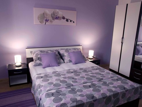 A two bedroom apartment in the Split centre. Situated in a quiet street, only 5 min walk to the beach and old city core. Ideal for family vacation or couples.