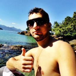 Vivo imprimindo meu sonho na historia..