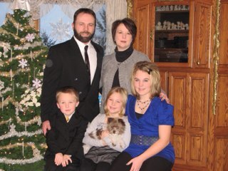 Disciple of God, wife, Mom of 3, fibromyalgia fighter, childcare provider... In that order!
