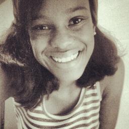 Nathi 16 anos,Sensível,Chata,Preguiçosa. Follow your dreams ♥