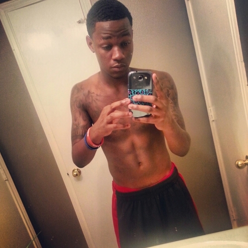 2LiveRob_'s profile picture. 2Live is the Team Im A Muthafuckin THUG #IGrind Instagram: Rob_2Livee