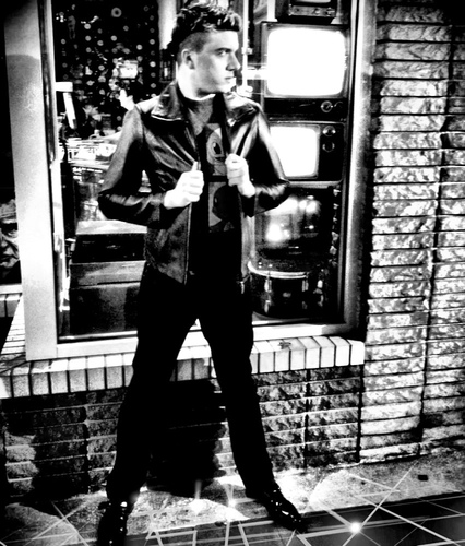 RadioTheatrik's profile picture. The Radio Demands a Show