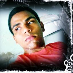 Nem sempre faço o que é melhor pra mim, mas nunca faço o que eu não tô a fim de fazer! Membro do @ClubeFollowBack