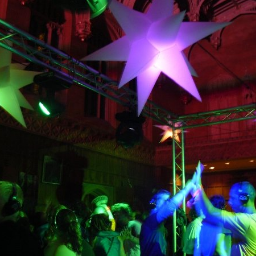 stuckinscrubs's profile picture. Stop, drop, roll, continue