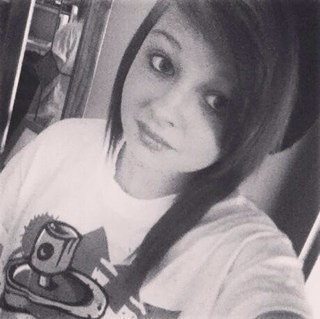 ★Sally★ 
AllTimeLow~MaskettaFall~AllYearRound~SomeTimeSoon~PierceTheVeil~MaydayParade~SleepingWithSirens~
Dancing-Skateboarding&Music is all i care about~