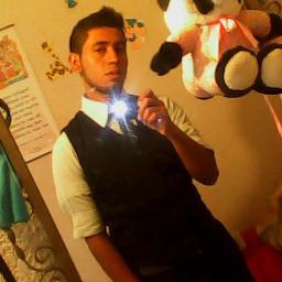 Soy alguien al ke la vida le ha enseñado valiosas lecciones y de las mismas eh aprendido a ser alguien mjor.....