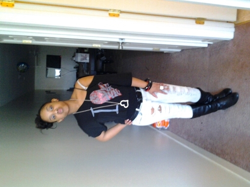 liifee iis lyk riidiin a biicyle. Tew keep yur balancee , yuhh must keep moviin..(:::