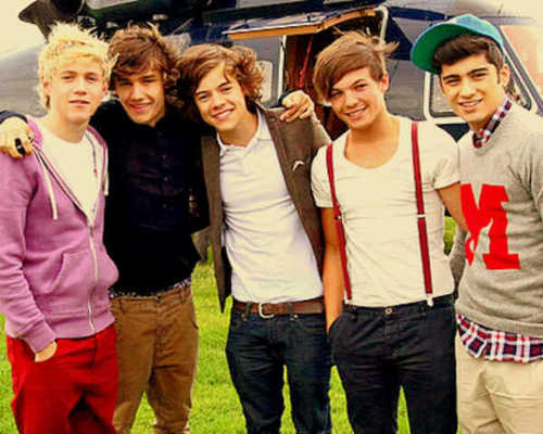 ‎​We provide one direction,there's Zayn,Louis,Niall,Harry and Liam. Interesting?? I serve them for you ;) |Looking for 2 admin :*