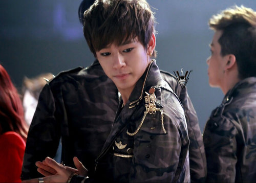 เป็นเบบี้ ..  รักแดฮยอนเป็นชีวิตจิตใจ! ^^  ฟอลมาฟอลกลับค่ะ