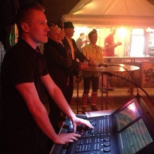 werkzaam bij showlight, licht-technicus | apple | feesttenten en festivals |