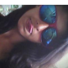 Já que eu falo sozinha na vida real, resolvi criar um twitter, pelo menos aqui eu falo sozinha com todo mundo :)