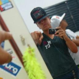 Esquecer você seria: perder a minha identidade, mudar a minha personalidade, apagar a melhor parte da minha vida… Tudo isso porque te amo!