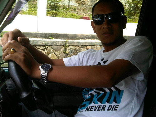 I'm only ordinary man, love peace n freedom..