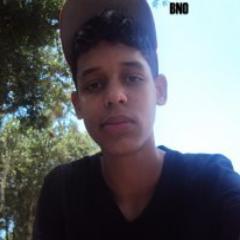 Eu sou Akele cara estranho Meigo E divertido Gosto de Jogar futebol  Jogar Video Game Preferido PS3 :o e o resto e so me Siguir e me Perguntar KKK'