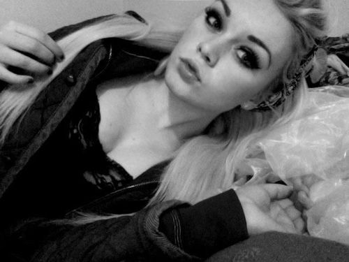 Carla Carpa. Hello. Im 17, bi and single! And horrible at bios!