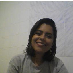 Tenho um blog de arte em papel. Adoro trabalhos manuais em papel e reciclagem.