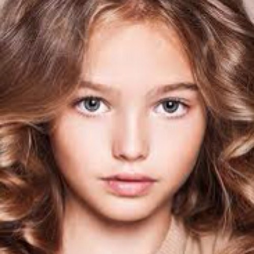 Just a little girl in Panem. My name's Charlotte, call me Char, Charlie, or Lettie. 6 years old.