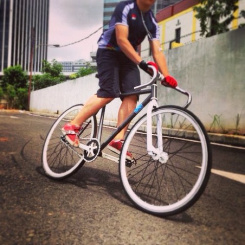 Fixie Rider #Cyclelogy | Sk8r | -Shin #71 | and #ViscaElBarça | Binus Goalie :D | Golfer B)