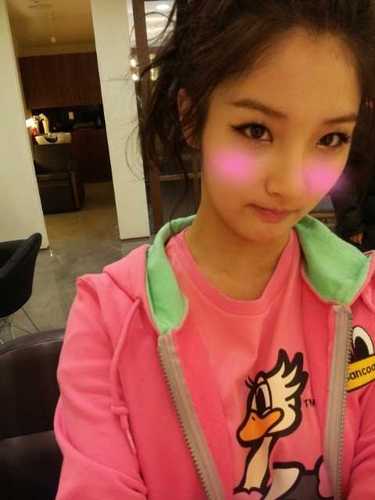 4minute's leadeah. failed maknae. visual wanna be. wanna fill ma bio?