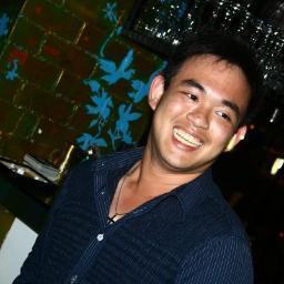 A young man in sunny Singapore who wants to live life to the fullest. Treasures true honesty and openess. would love to meet and know new people :)