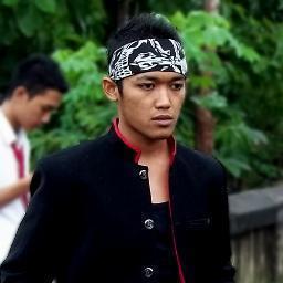 I'm just a regular boy, but I want to have lots of friends, Follow me and I will Follback