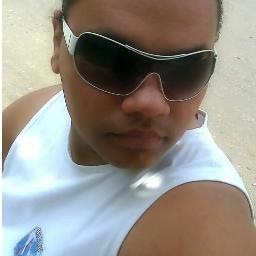 Eu sou feito de Sonhos interrompidos detalhes despercebidos amores mal resolvidos. Sou feito de Choros sem ter razão pessoas no coração atos por impulsão.
