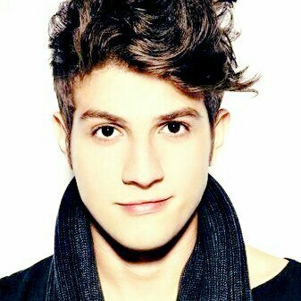 Twitter para divulgação do Músico/Cantor/Compositor/Ator Chay Suede ( @ChayLeao )