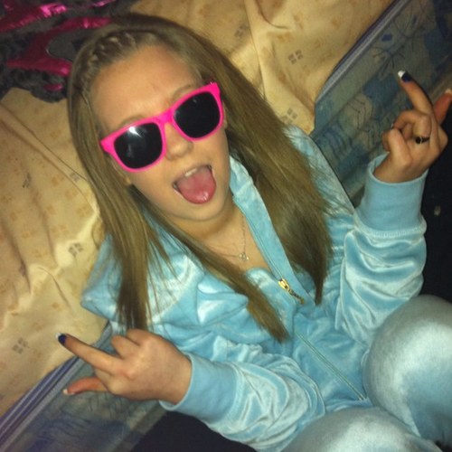 A love ma pals and gawn out a stote and a love a wee drink33