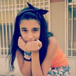 mananamimas's profile picture. mariana , 13 anos , leão , sigo de volta