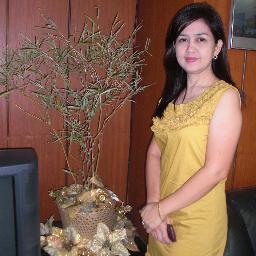 Hello, I'm a private dental practitioner, happy working with my two dentists: Dr. Karen and Dr. Kika. We work with dedication.