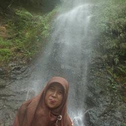 Tersenyum saat sulit itu, membuat diri yakin akan kemampuan kita dalam menghadapi suatu masalah..